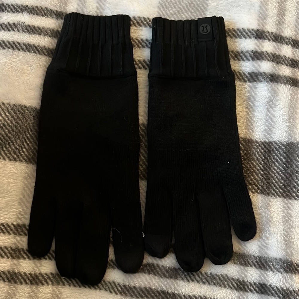 Lululemon Womens light weight gloves